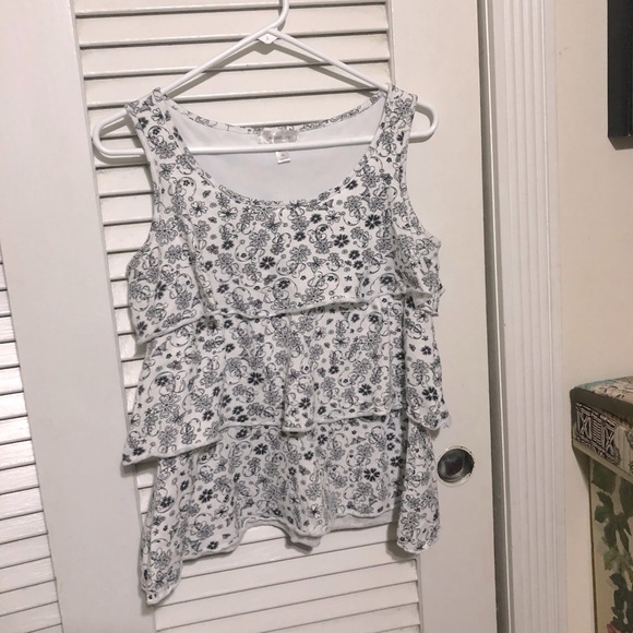 Dress Barn Tops - 7/25$ 2N !❤️💚 Dress Barn Sleeveless Top Petite Small Cute!